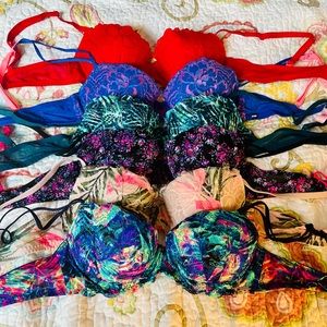 Set of 6 used Victoria’s Secret & Pink Lace Bras - good condition